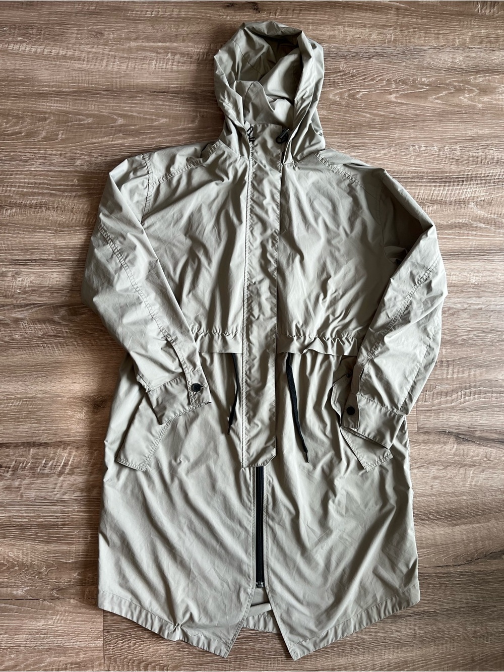 Everlane Tan Rain Jacket Womens Small 100% Polyester Lightweight
